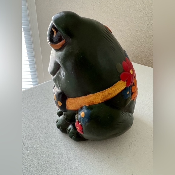 Frog Toad Figurine Smiling Hand Painted Ceramic | Signed | Bowtie Flowers - Picture 2 of 9